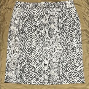 New York & Company Black and White Snakeskin Pencil Skirt